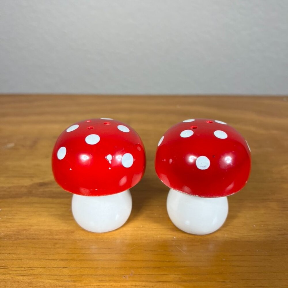 Vintage Mushroom Salt &‎ Pepper Shakers